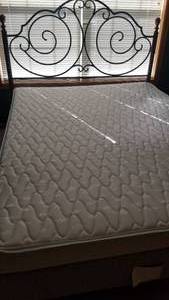 lot 72 image: Queen Swirling Iron Bed Set