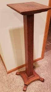 lot 88 image: Arts & Crafts Tiger Oak Pedestal