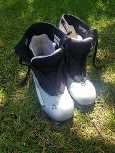 lot 171 image: Fischer XX Touring Nordic Ski Boots Womens 9