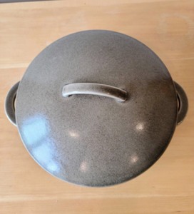 lot 72 image: Calvin Klein Stoneware Covered Casserole Dish