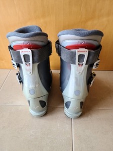lot 86 image: Nordica Womens Ski Boots