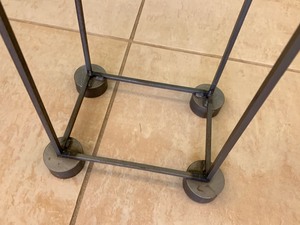 lot 4 image: Decorative Metal Clock