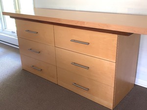 lot 17 image: Beautiful Hand Crafted Maple Six Drawer Dresser (Designed by Mark Kinsella)