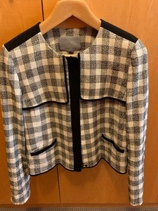 lot 96 image: Classiques entier Ladies Jacket