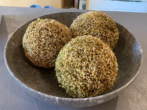 lot 110 image: Home Decor