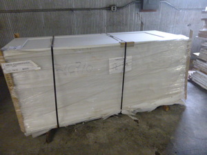 lot 9 image: Pallet of Slab Doors