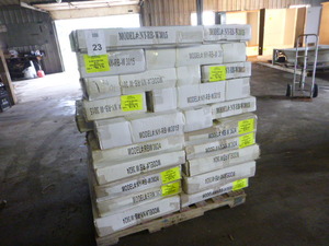 lot 23 image: Pallet of Wall Cabinets