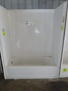 lot 29 image: White Tub with Surround