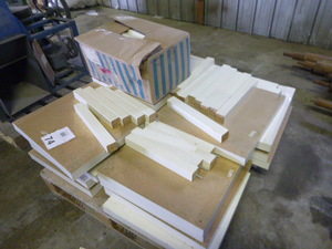 lot 74 image: Pallet of White Small Tables