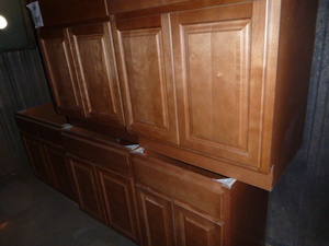 lot 91 image: 5 Medium Red Birch Base Cabinets