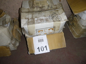 lot 101 image: 2 Boxes of Hex Pole Barn Screws