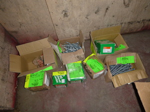 lot 105 image: Lot of Hardware