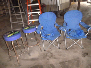 lot 113 image: 2 Bar Stools and 2 Outdoor Chairs