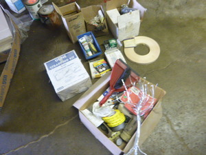 lot 126 image: Garage Items