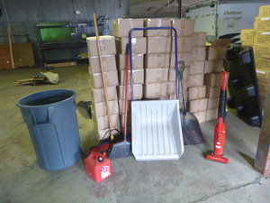 lot 157 image: Garage Items