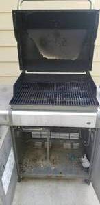 lot 14 image: Weber Genesis Special Edition Natural Gas Grill