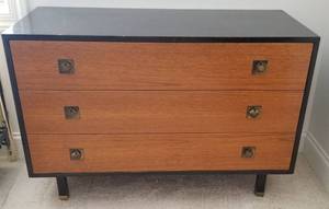 lot 40 image: MCM Double 6 Drawer Dresser with Vanity by Harvey Probber