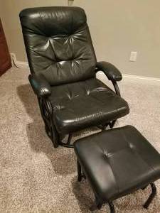 lot 58 image: Recliner Glider with Ottoman