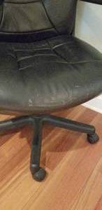 lot 57 image: Black Adjustable Office Chair