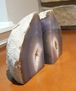 lot 70 image: Agate Specimen Bookends