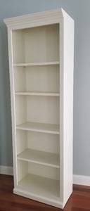 lot 35 image: Pottery Barn White Enamel Book Shelf (b)