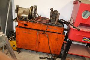 lot 77 image: Ridgid Pipe Threader 300