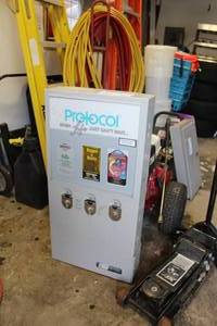 lot 92 image: Personal Products Dispenser Machine 3-Head $.75