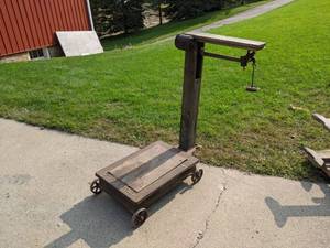 lot 183 image: Antique Fairbanks Standard Balance Scale - W Weights