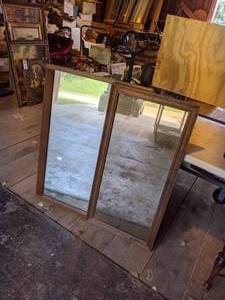 lot 211 image: Lot of 2 Wall Mirrors