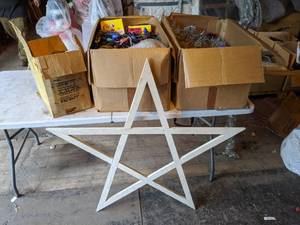 lot 220 image: 3 Boxes Vintage  Large Bulb Type Christmas Lights and Wood Star