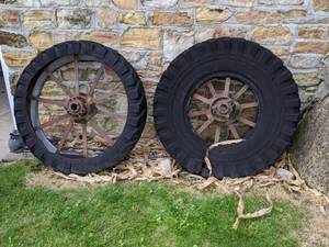 lot 4 image: Pair of John Deere B Steel Wheels