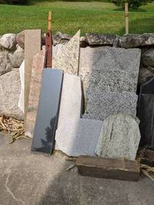 lot 7 image: Lot of 15 Pieces of Granite and Marble Slabs - Lot 3