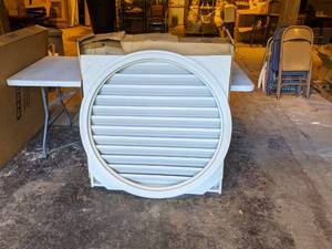 lot 125 image: Round Front Webb Louver