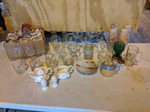 lot 141 image: Lot of Glassware and More