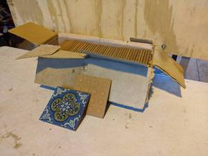 lot 150 image: Glazed Italian Tiles