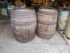 lot 13 image: Oak Barrels