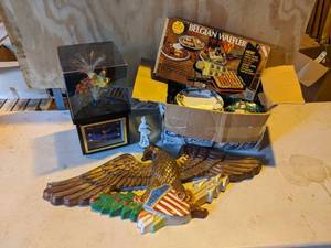 lot 59 image: Home Dcor Lot with Vintage NORDICWARE Belgian Waffle Iron