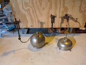 lot 29 image: Lot of 2 Gas Lamps