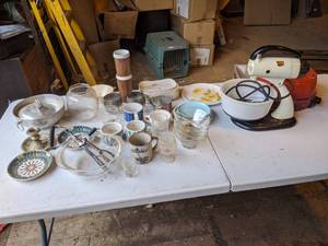 lot 35 image: Sunbeam Mix Master Stand Mixer with Various Vintage Kitchen Accessories