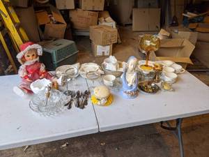 lot 39 image: Vintage Glassware, Homer Laughlin Dishes, Statuary, and more