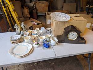 lot 45 image: Home Dcor, Cups, Dishes, Lamps, and More