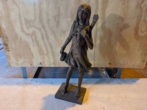 lot 86 image: Plaster Statue - Lady Folk Singer
