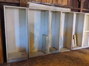 lot 116 image: Lot of 5 Metal Shelves