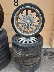 lot 7 image: 4-Bentchi 20 Wheels With Universal 5 Bolt Pattern And A Set Of 2453520 Tires. (2-Good Tread & 2 Not As Good)
