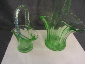 lot 54 image: Green Depression Baskets