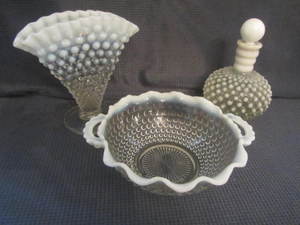 lot 55 image: Moonstone Vase, Bottle, Plate & Bowl