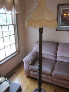 lot 50 image: Wooden Floor Lamp