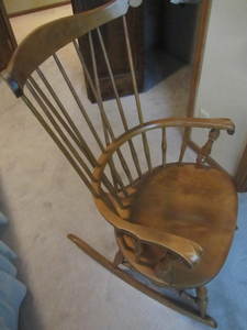 lot 18 image: Maple Rocker