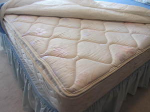 lot 19 image: Bed Frame