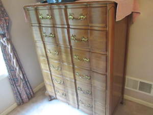 lot 20 image: Cherry Bedroom Furniture